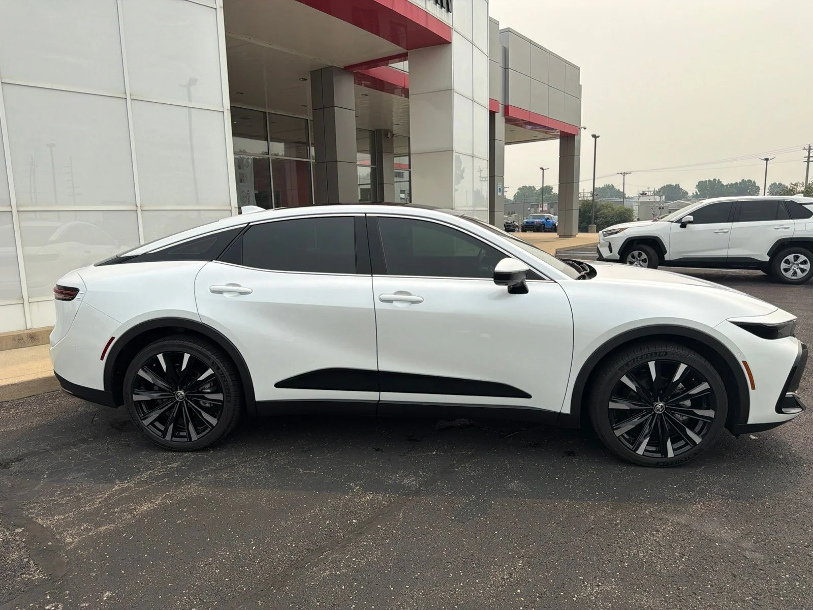Certified Used 2025 White Toyota Platinum image 4