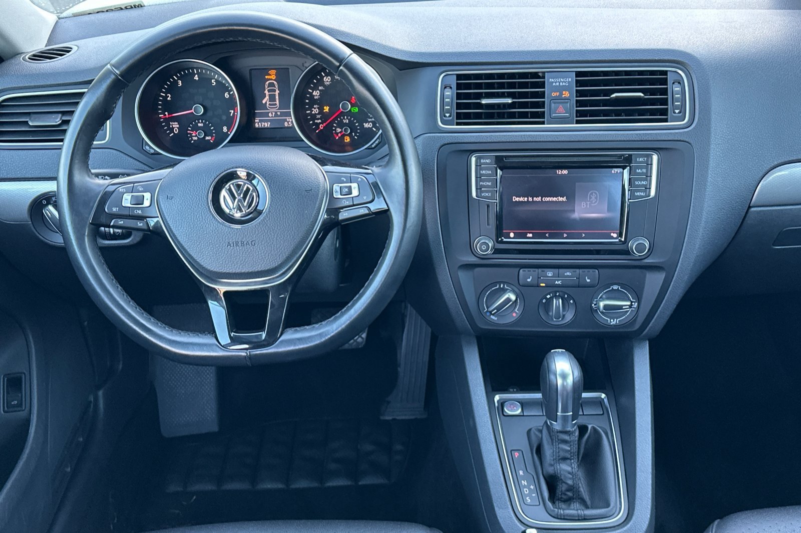 Used 2017 Black Volkswagen 1.4T SE image 13