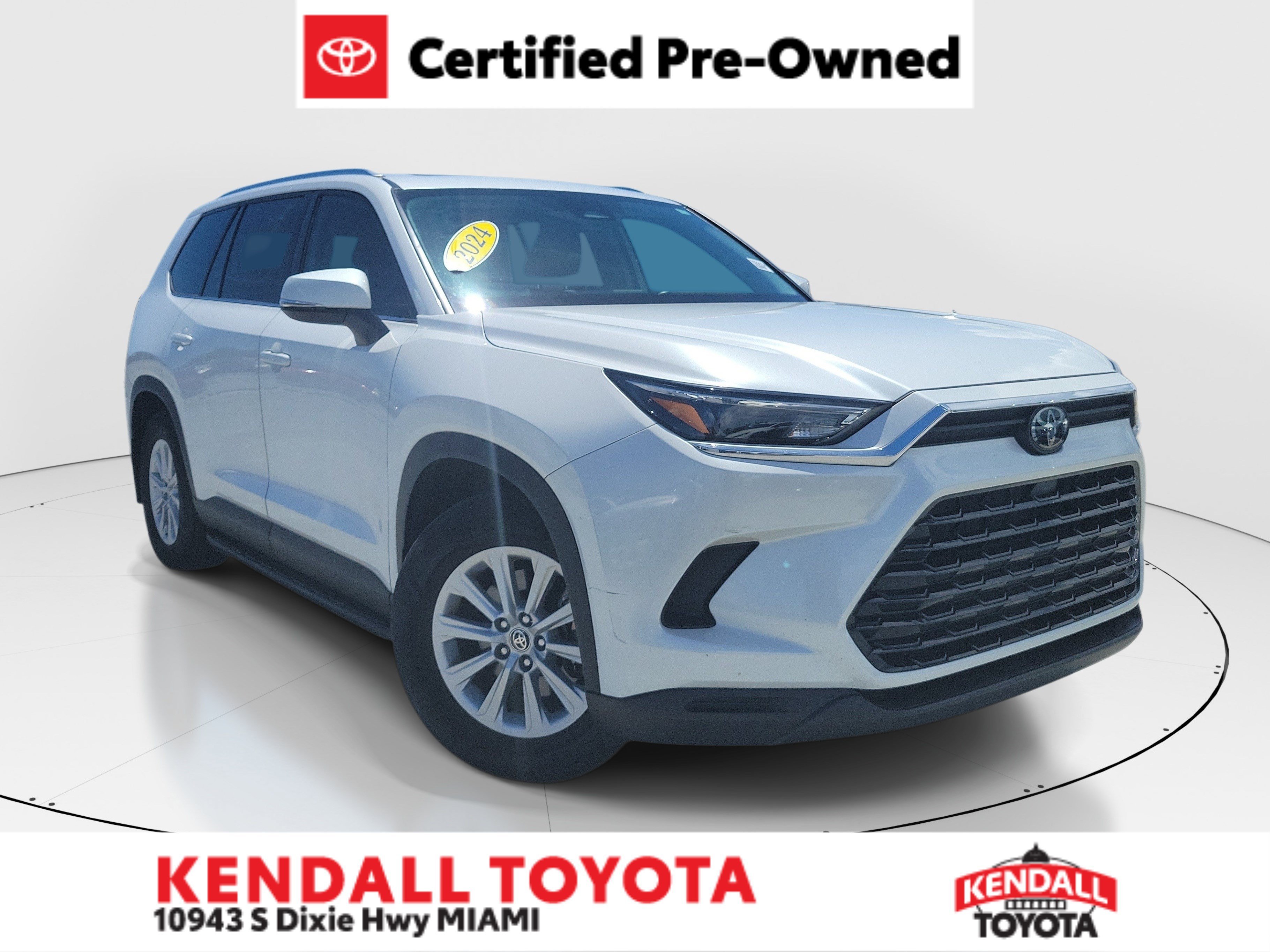 Used 2024 Pearl Toyota XLE image 1