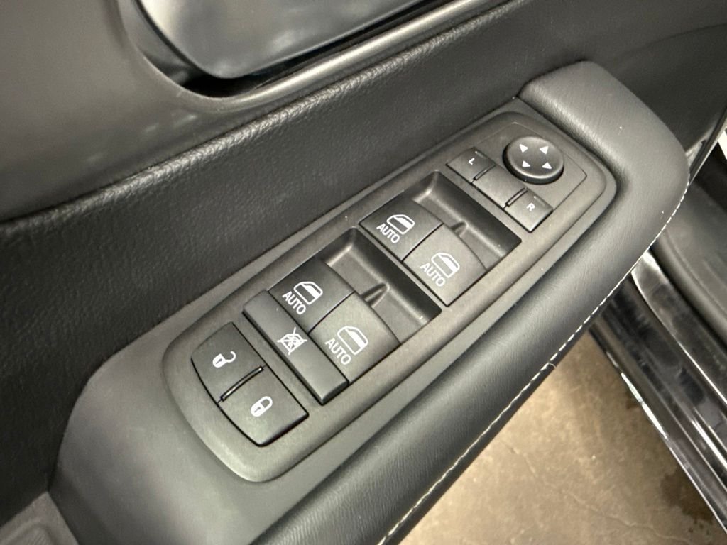 Used 2026 Black Chrysler Select image 24