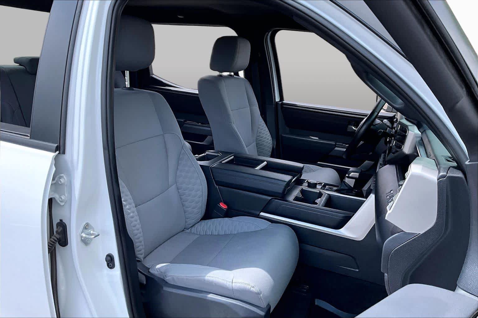 Used 2025 Ice Cap Toyota SR5 image 9