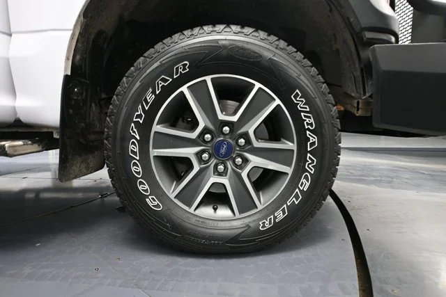 Used 2016 White Ford XL image 11