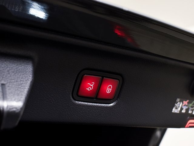 New 2026 MANUFAKTUR Silicon Grey Mercedes-Benz S 63 E AMG® image 114