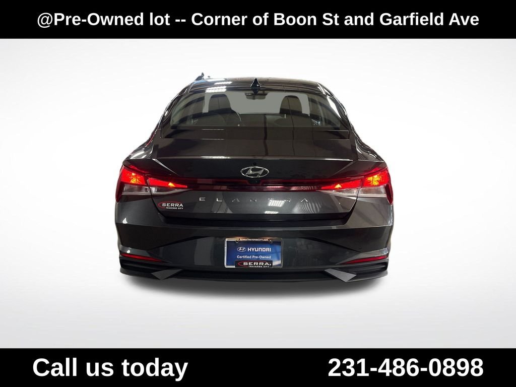 Used 2022 Gray Hyundai SEL image 4