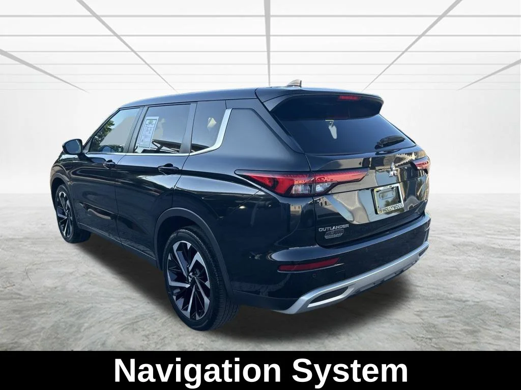 Used 2023 Black Mitsubishi SE image 7