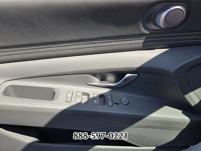 2023 Hyundai Elantra SEL - Photo 31