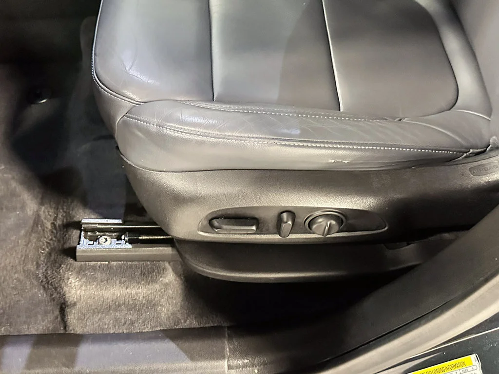 Used 2020 GRAPHITE METALLIC Chevrolet LT Leather image 23