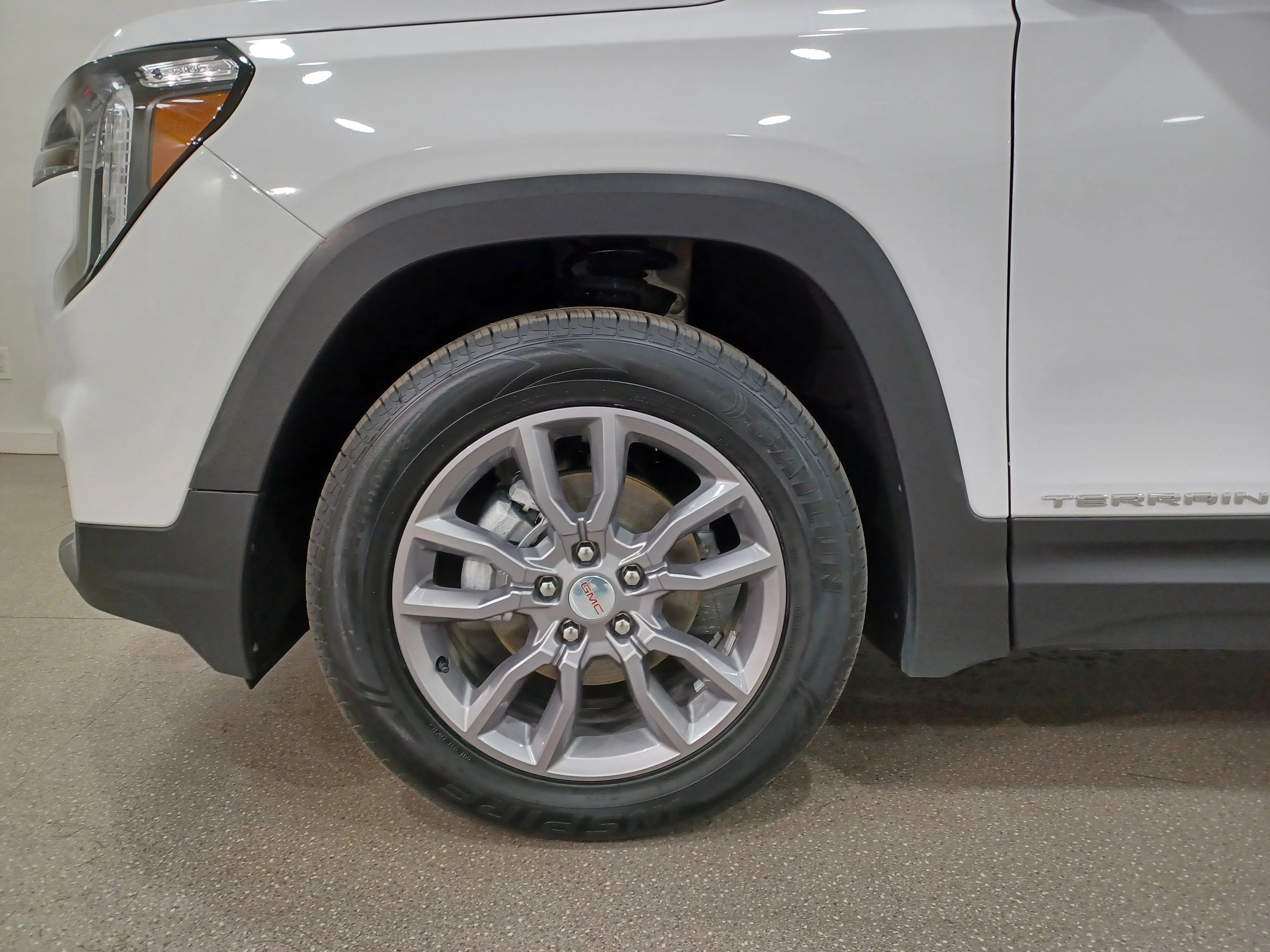 Certified Used 2024 White GMC SLT AWD *Remote Start | Htd Leather | Htd Wheel | Memory Seats | Park Assist | Apple CarPlay image 19