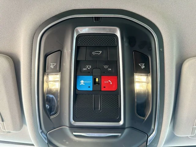 Used 2022 White Jeep Limited image 22