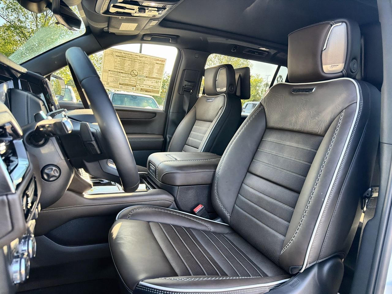 2026 GMC Yukon XL Denali Ultimate - Photo 16