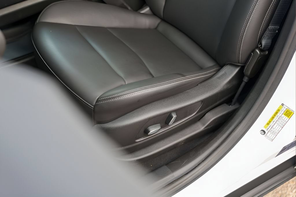 Certified Used 2025 Crystal White Tricoat Cadillac Luxury image 8