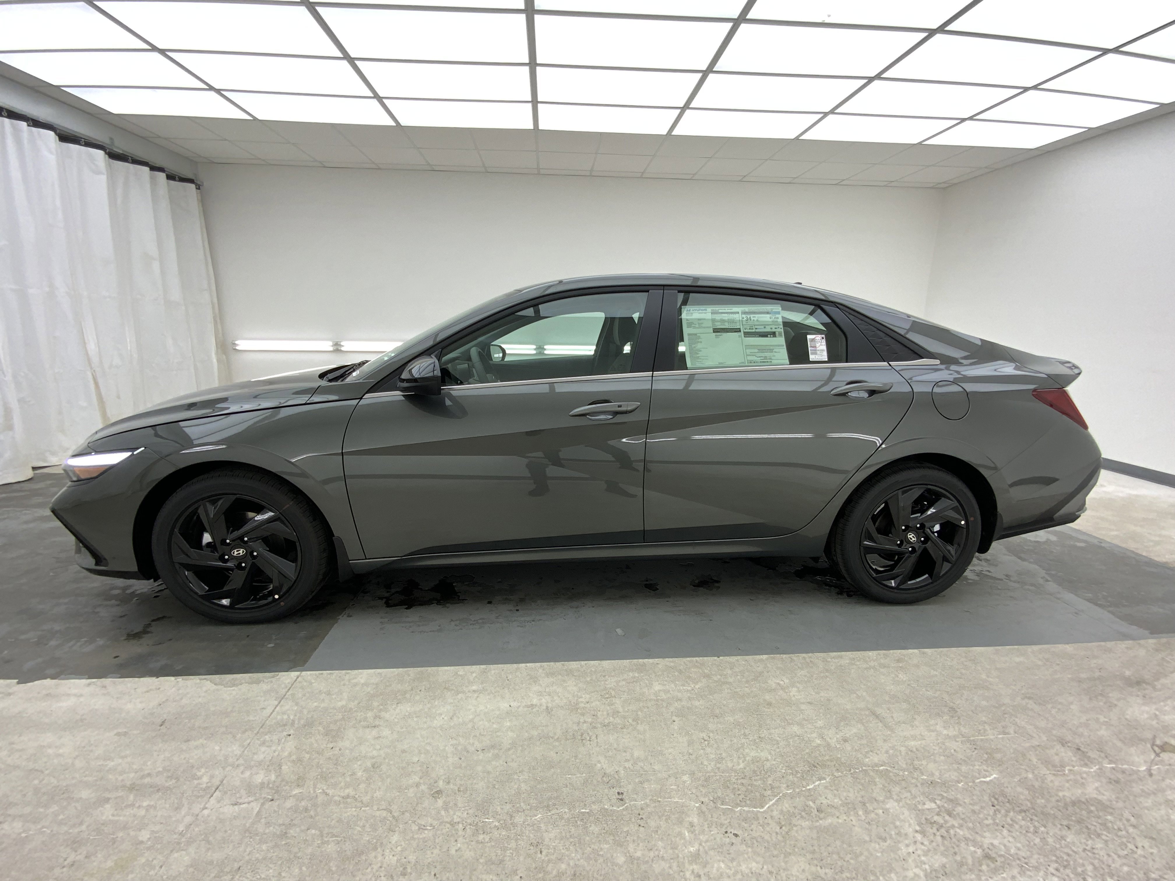 New 2026 Amazon Gray Hyundai SEL Sport Premium image 2