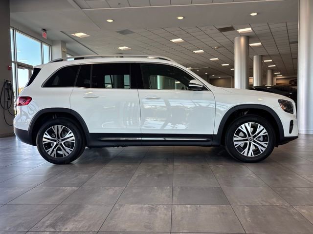 New 2026 Polar White Mercedes-Benz GLB 250 image 31