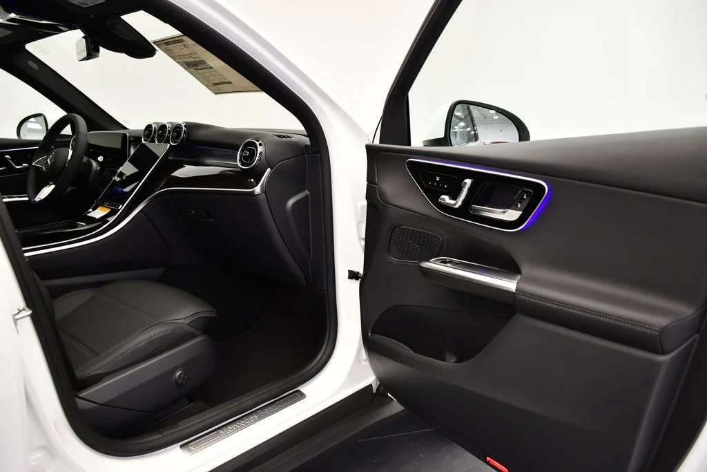 Certified Used 2026 Polar White Mercedes-Benz GLC 300 image 45