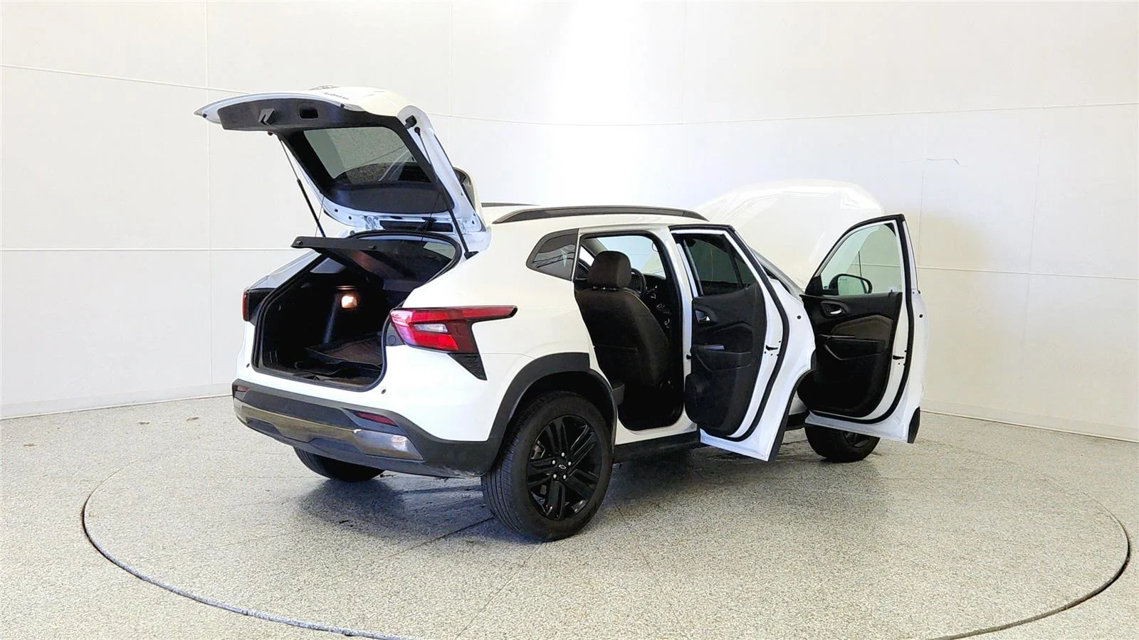 Used 2025 Summit White Chevrolet ACTIV image 12