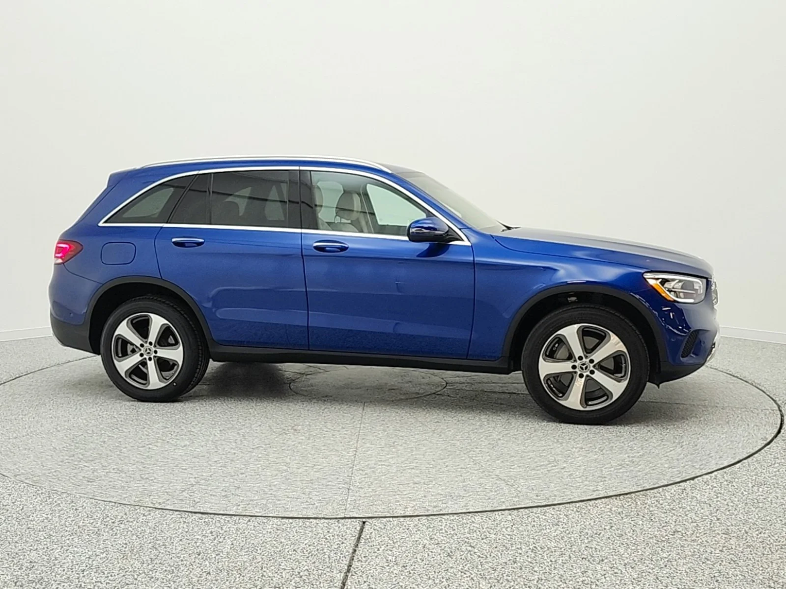Used 2022 Starling Blue Metallic Mercedes-Benz GLC 300 SUV image 4