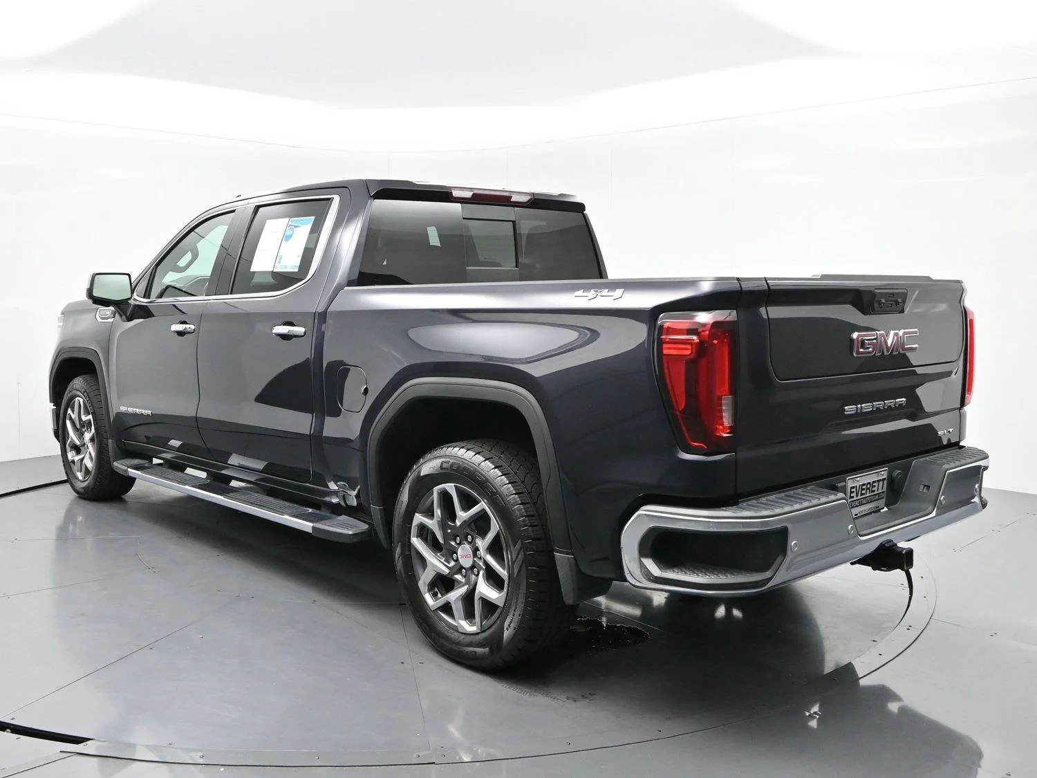 Used 2022 Titanium Rush Metallic GMC SLT image 5