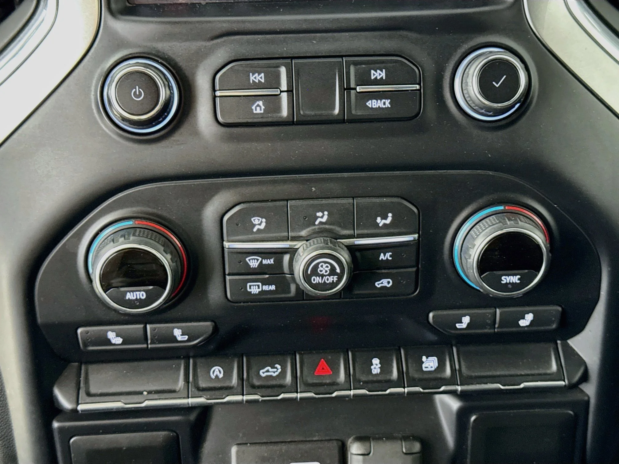 Used 2020 BLACK Chevrolet LT image 18