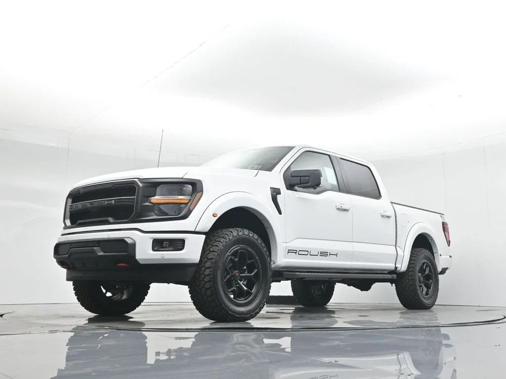 New 2025 Oxford White Ford XLT image 48