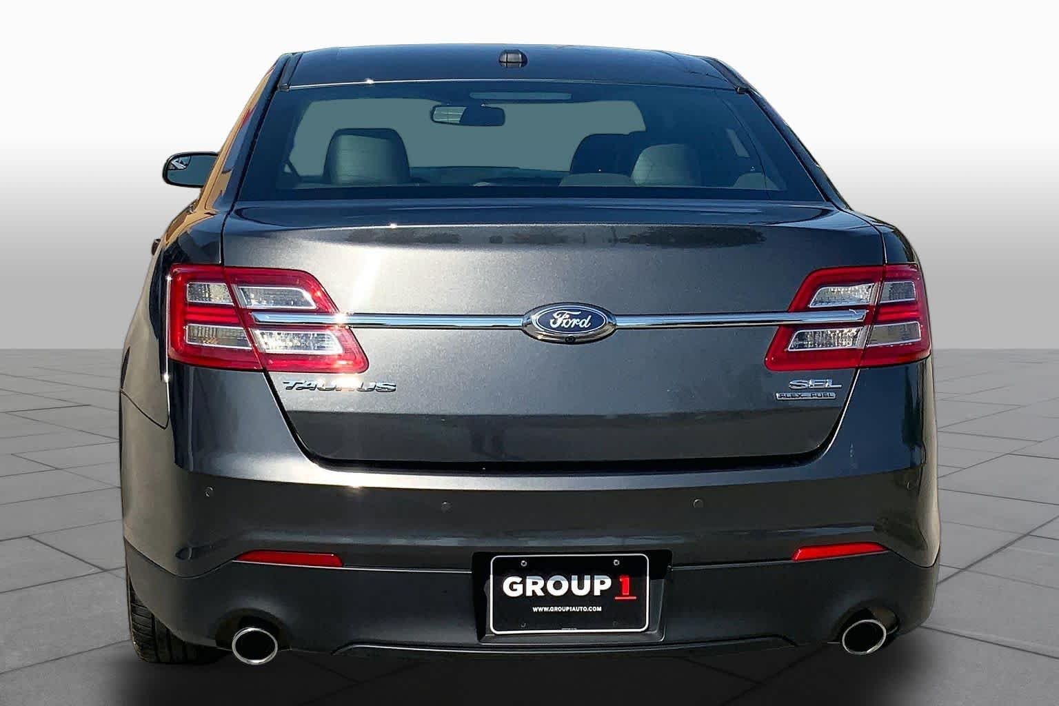 Pre-Owned 2018 Ford Taurus SEL