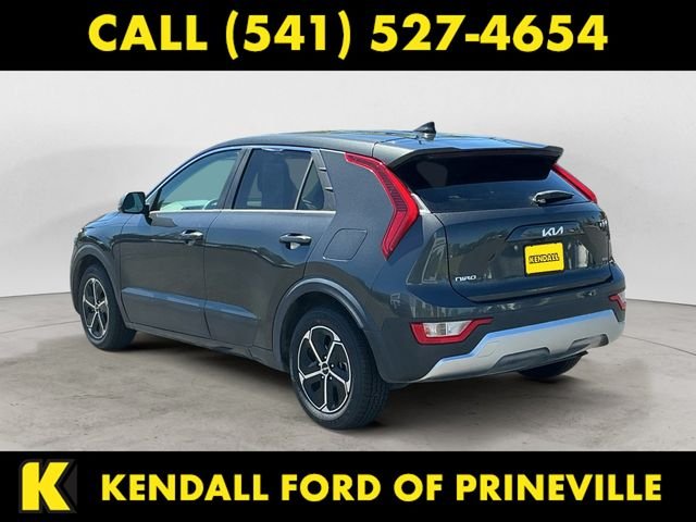 Used 2023 Gray Kia LX image 3