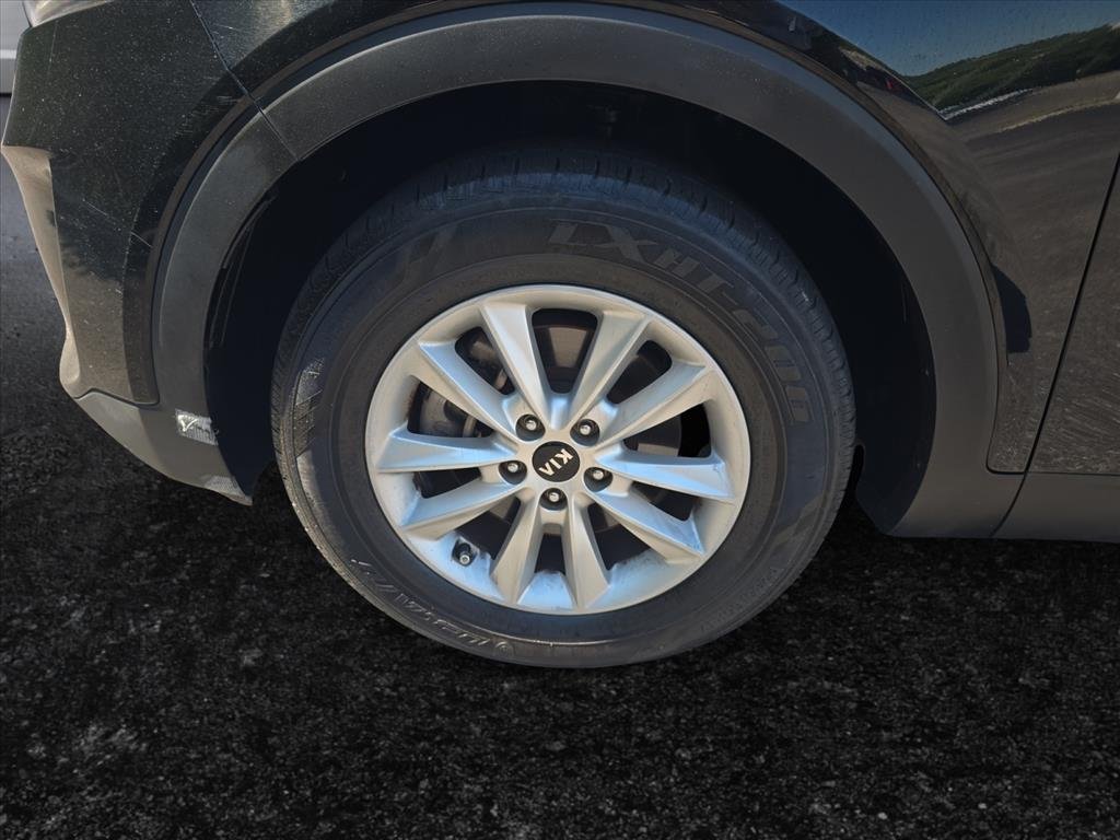 Used 2020 Black Kia LX image 9