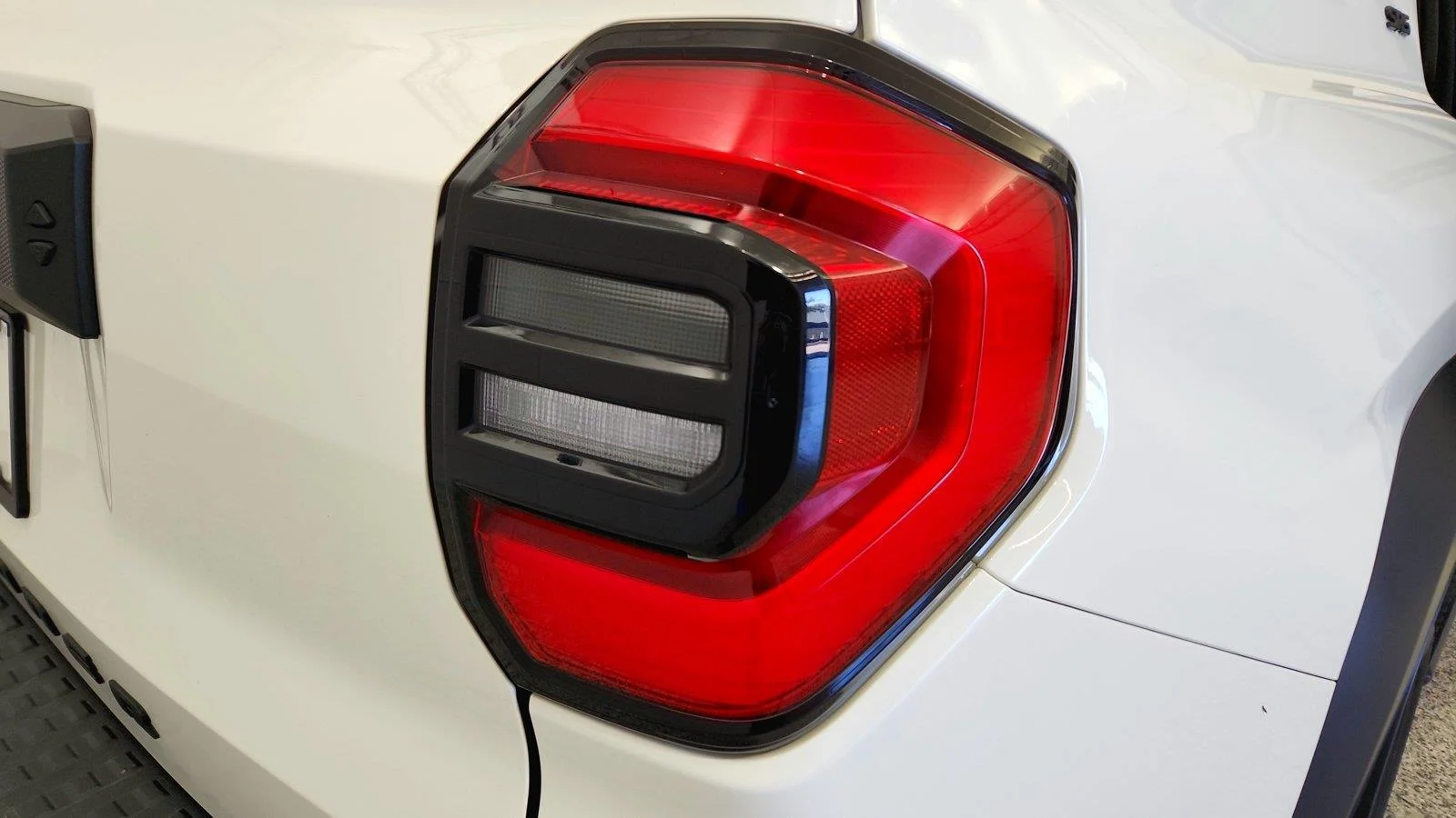 Used 2025 Ice Cap Toyota SR5 image 32