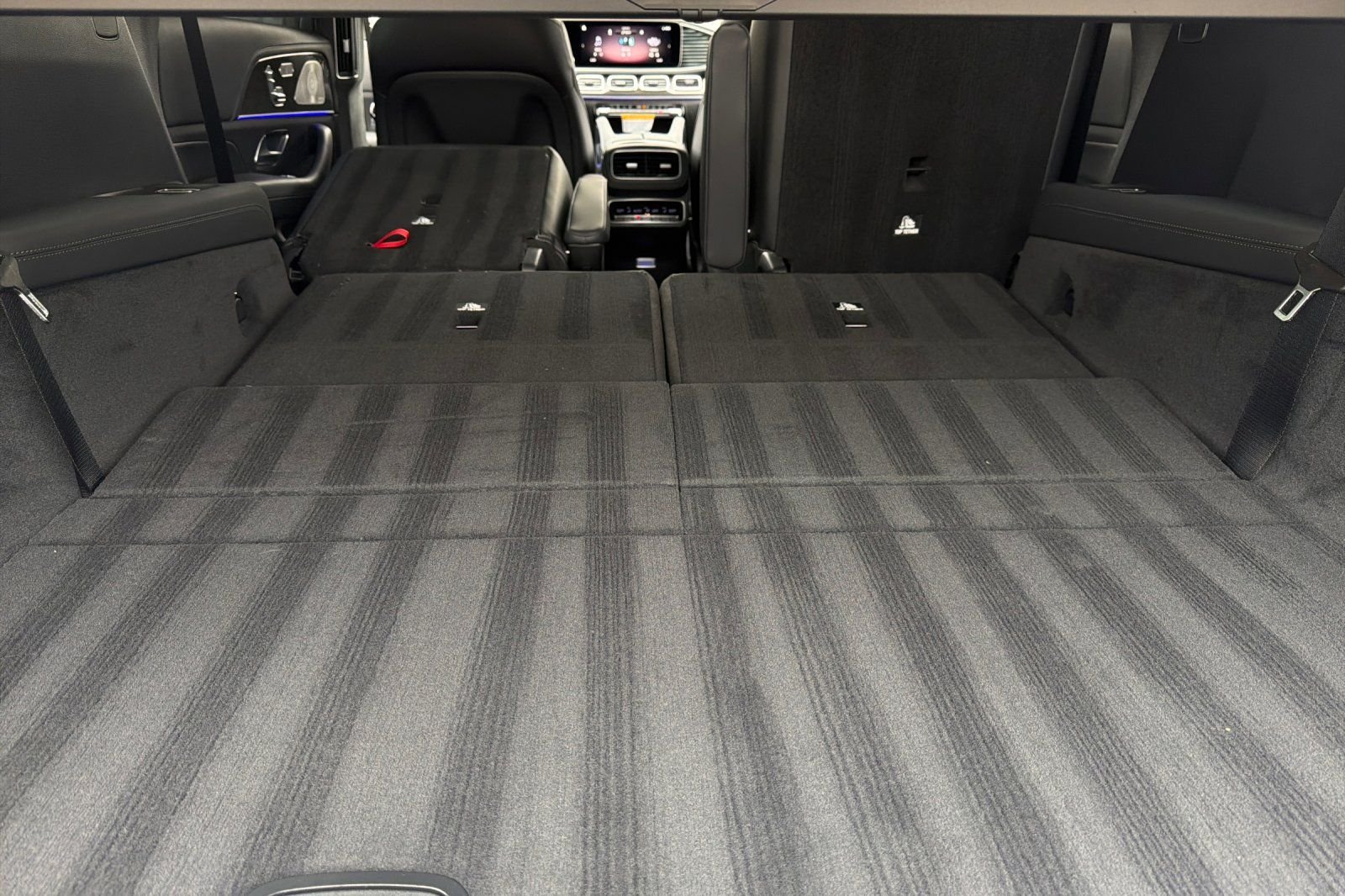 New 2026 MANUFAKTUR Alpine Grey Mercedes-Benz GLS 63 AMG® image 38