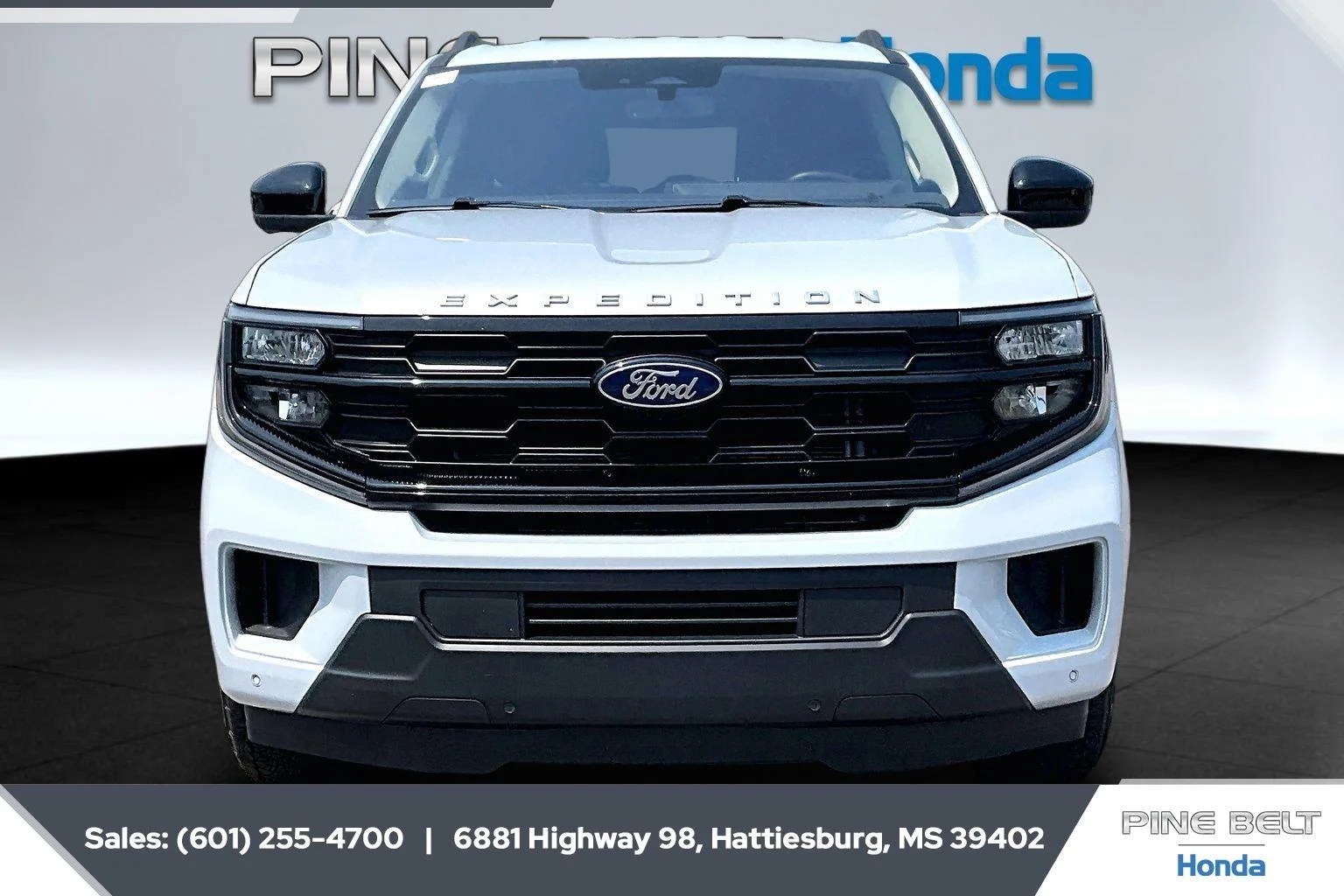 Used 2025 Space Silver Ford Active image 3