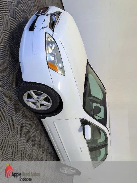 Used 2005 White Honda EX-L image 3