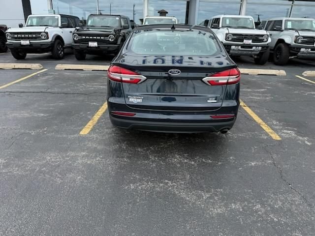 Used 2020 Blue Ford SE image 12