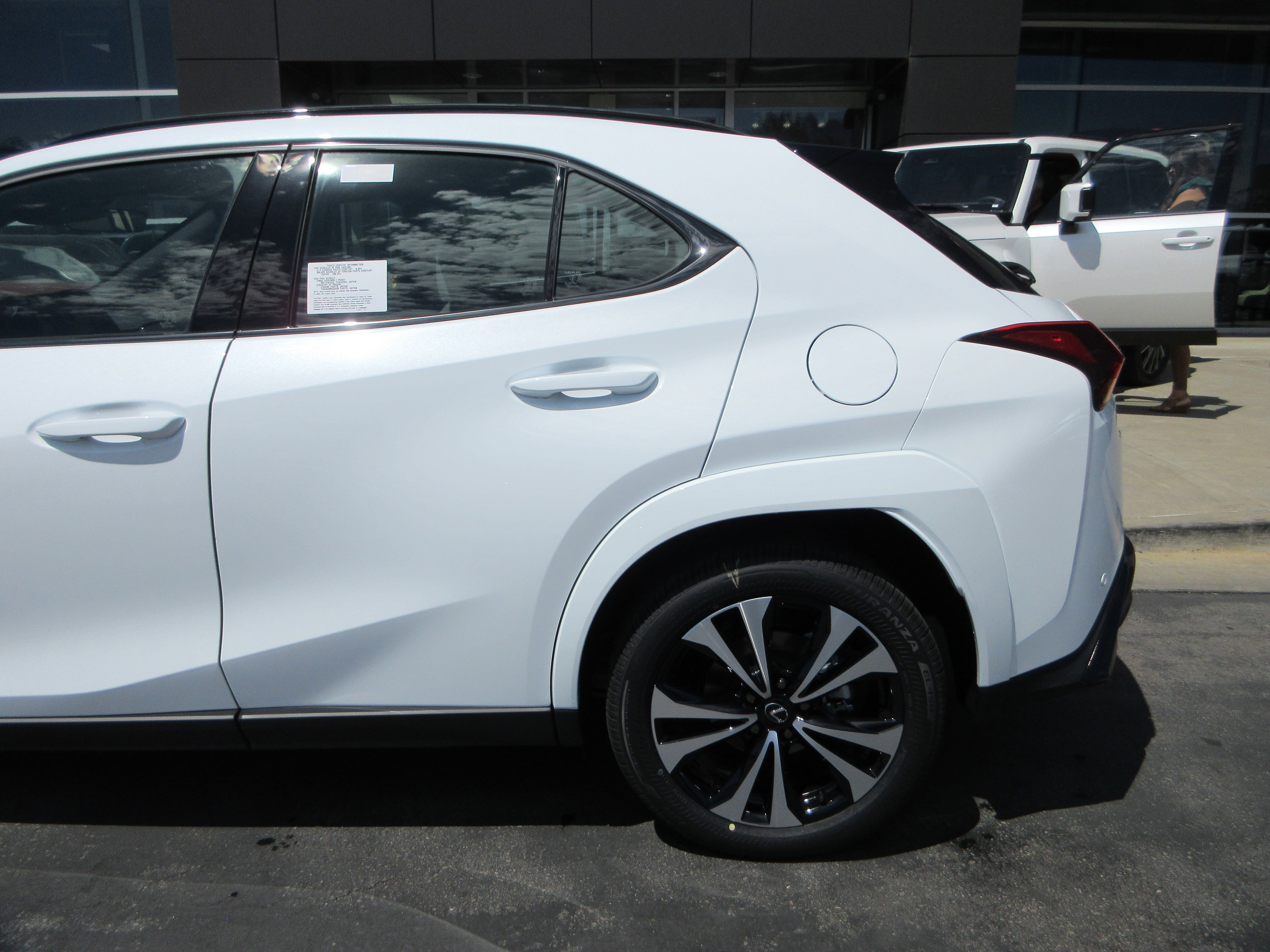 New 2026 Ultra White with Obsidian roof Lexus F SPORT DESIGN AWD image 5