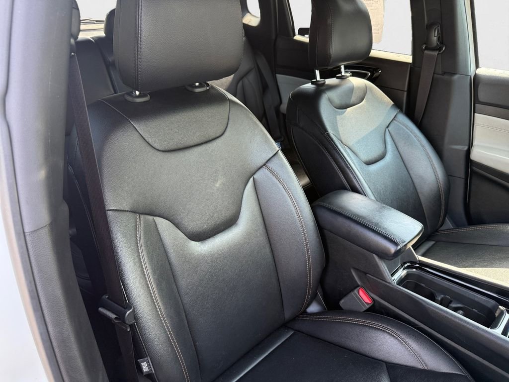 Used 2024 White Jeep Limited image 25