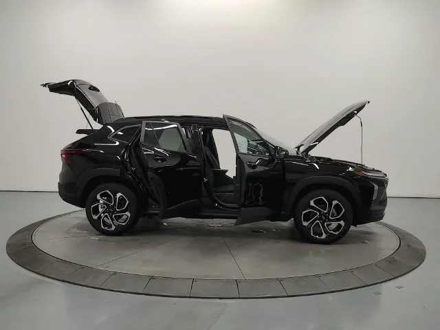 New 2026 Mosaic Black Metallic Chevrolet 2RS image 17