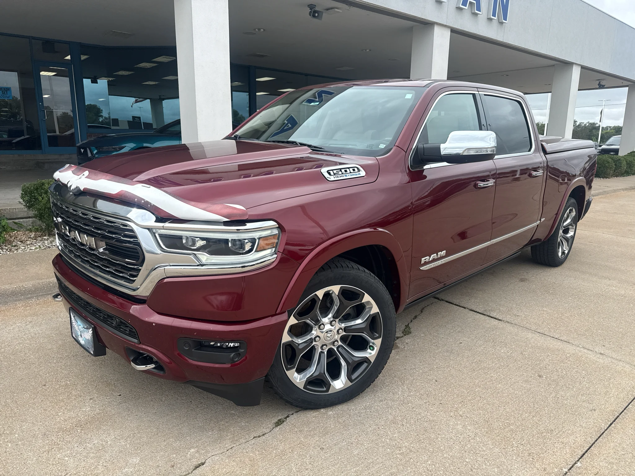 Used 2021 Delmonico Red Pearlcoat Ram Limited image 8