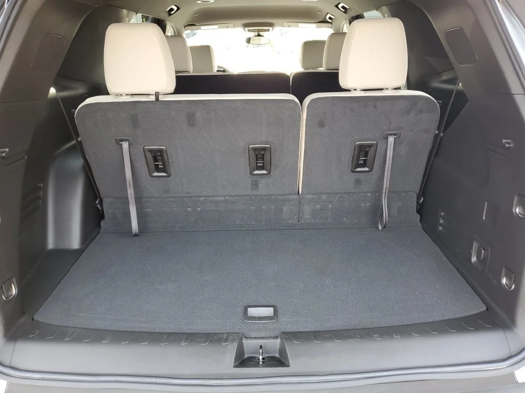 Used 2023 STERLING GRAY METALLIC Chevrolet LS image 30