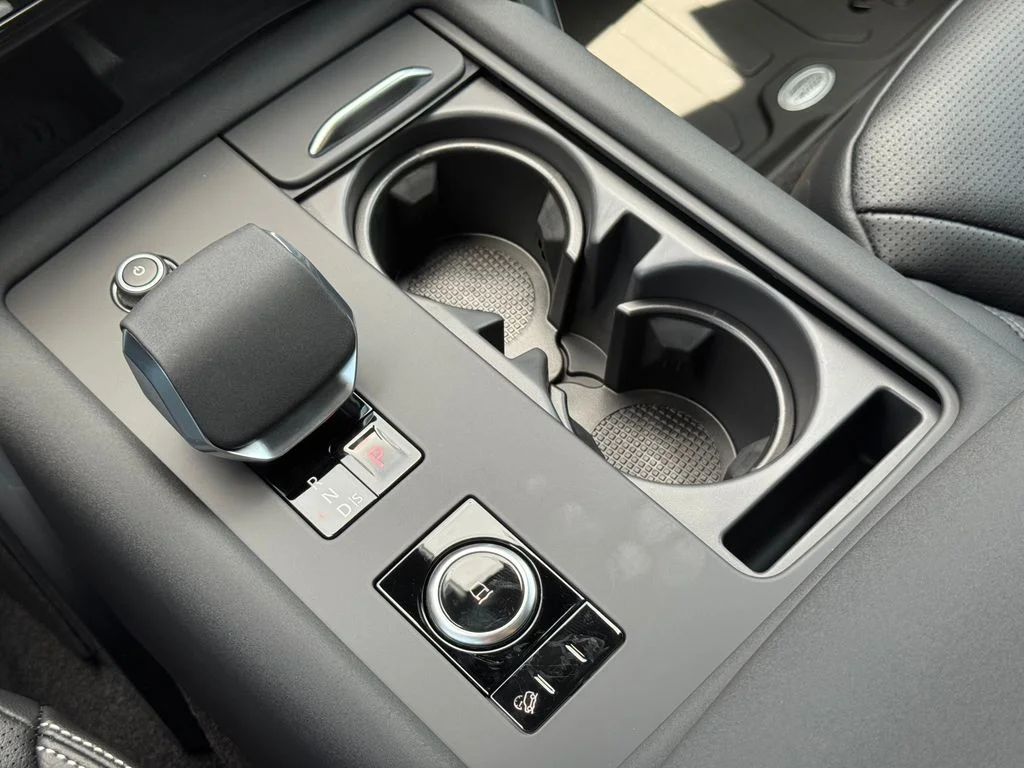 New 2026 Santorini Black Land Rover Gemini Edition image 25