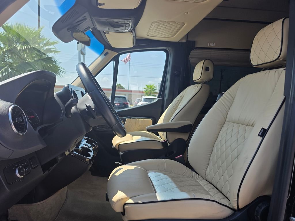 Used 2020 Black Mercedes-Benz Cargo 170 WB image 13
