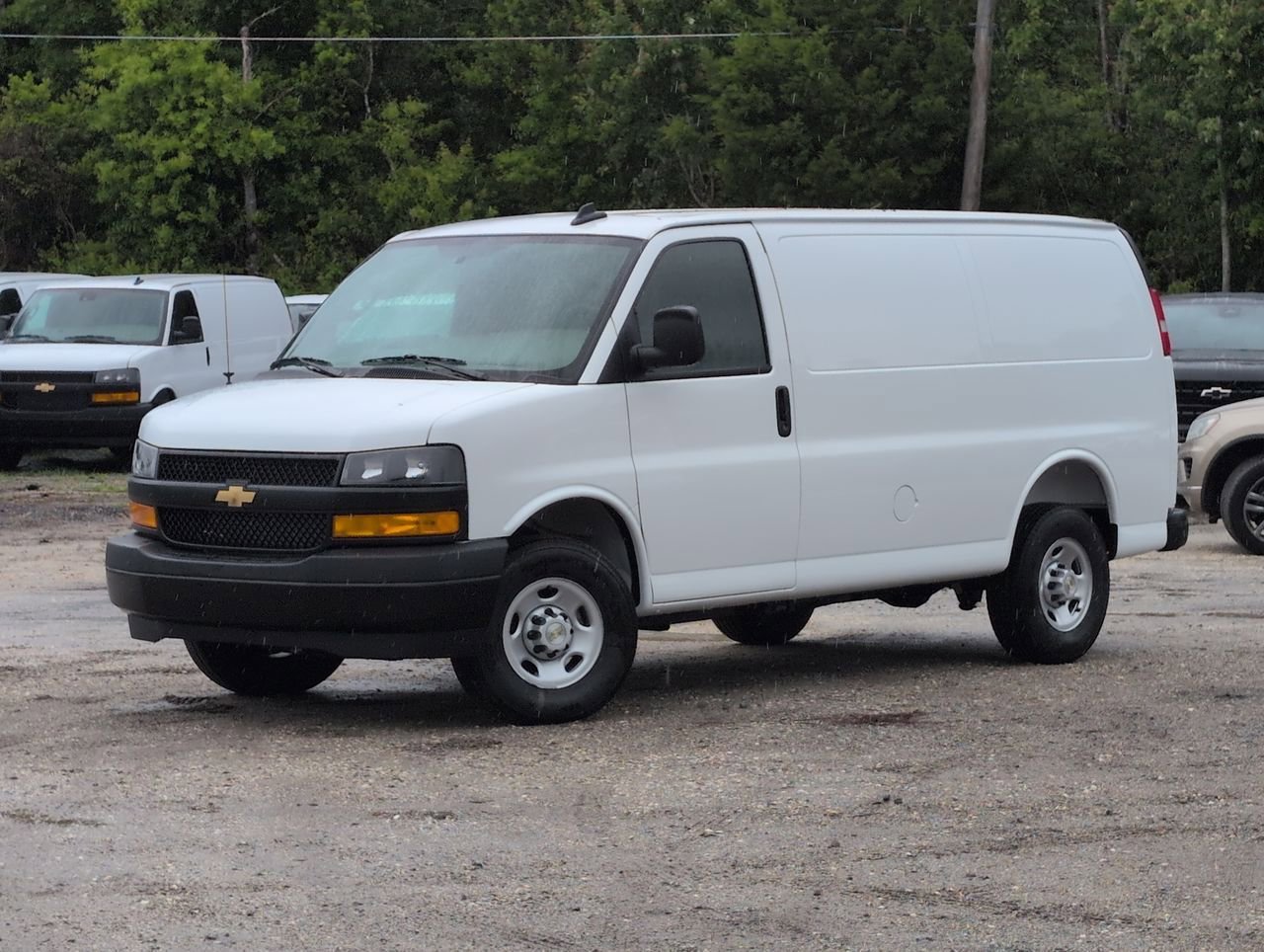 2025 Chevrolet Express 2500 Work Van HD's photo