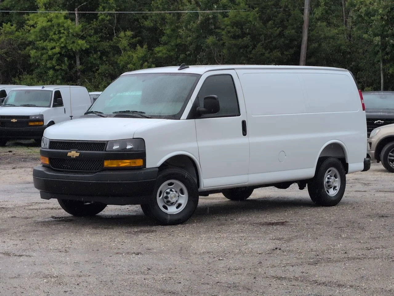 2025 Chevrolet Express 2500 Work Van HD's photo