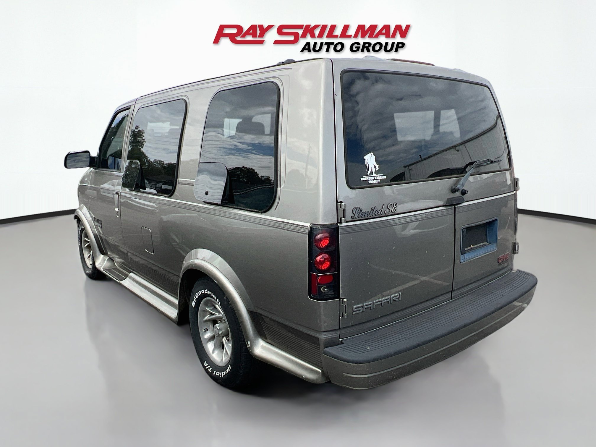 Used 2001 Pewter Metallic GMC YF7 UPFITTER image 4