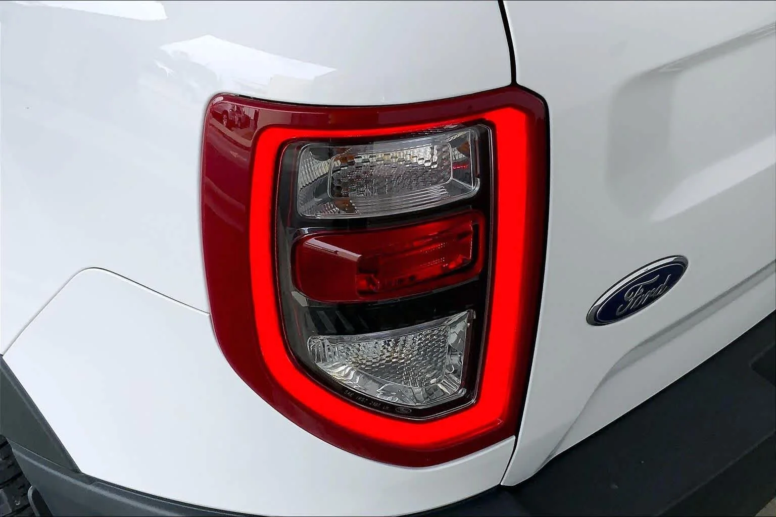 Used 2022 Oxford White Ford Badlands image 28