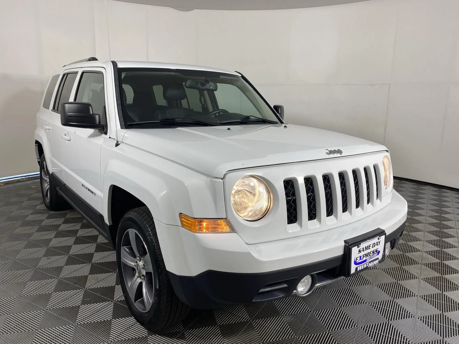 Used 2016 Bright White Clearcoat Jeep High Altitude Edition image 10