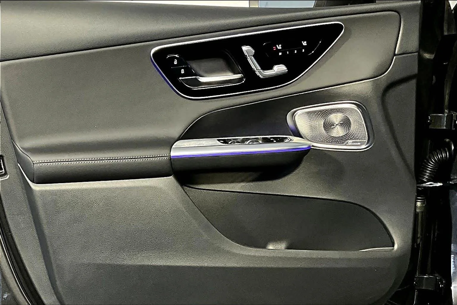 New 2026 Graphite Grey Metallic Mercedes-Benz GLC 300 image 11