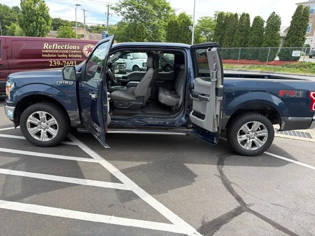 Used 2018 Blue Ford XLT image 11