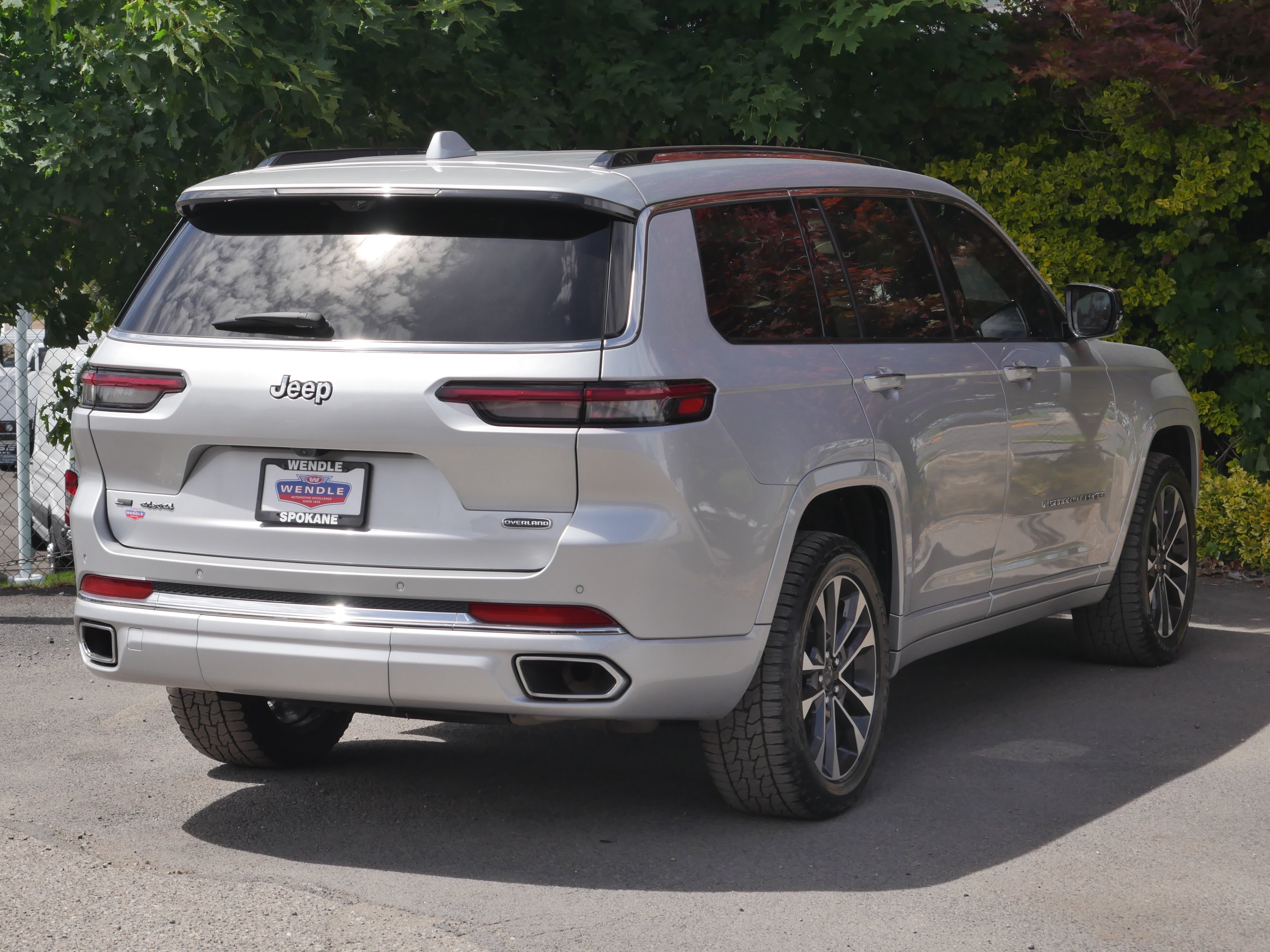 Used 2021 Silver Zynith Jeep Overland image 25