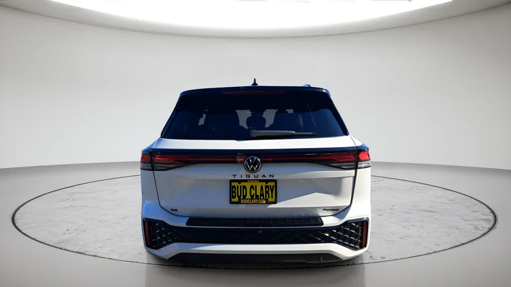 New 2026 White/off-white Volkswagen 2.0T SE R-Line Black image 4