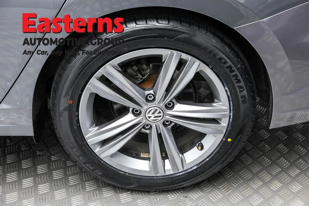 Used 2021 Gray Volkswagen R-Line image 8