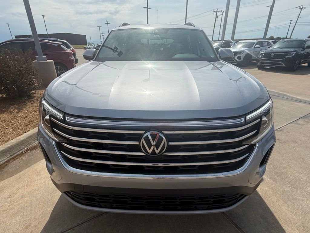 Used 2024 Silver Volkswagen 2.0T SE w/Technology image 3