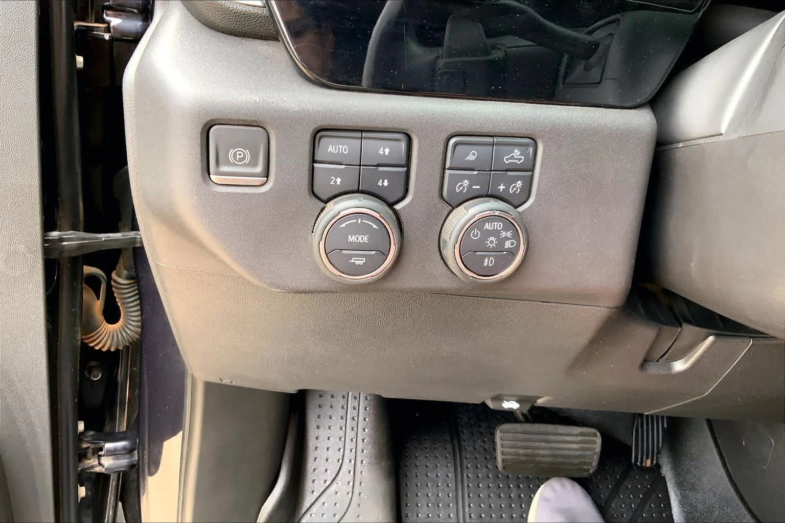Used 2022 Dark Ash Metallic Chevrolet RST image 33